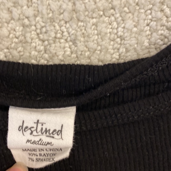 Tilly’s black ripened baby tee size medium - Picture 2 of 2